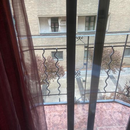 Habitaciones Familiares Con Bano Privado Lf - Sin Ascensor Zaragoza Exteriör bild