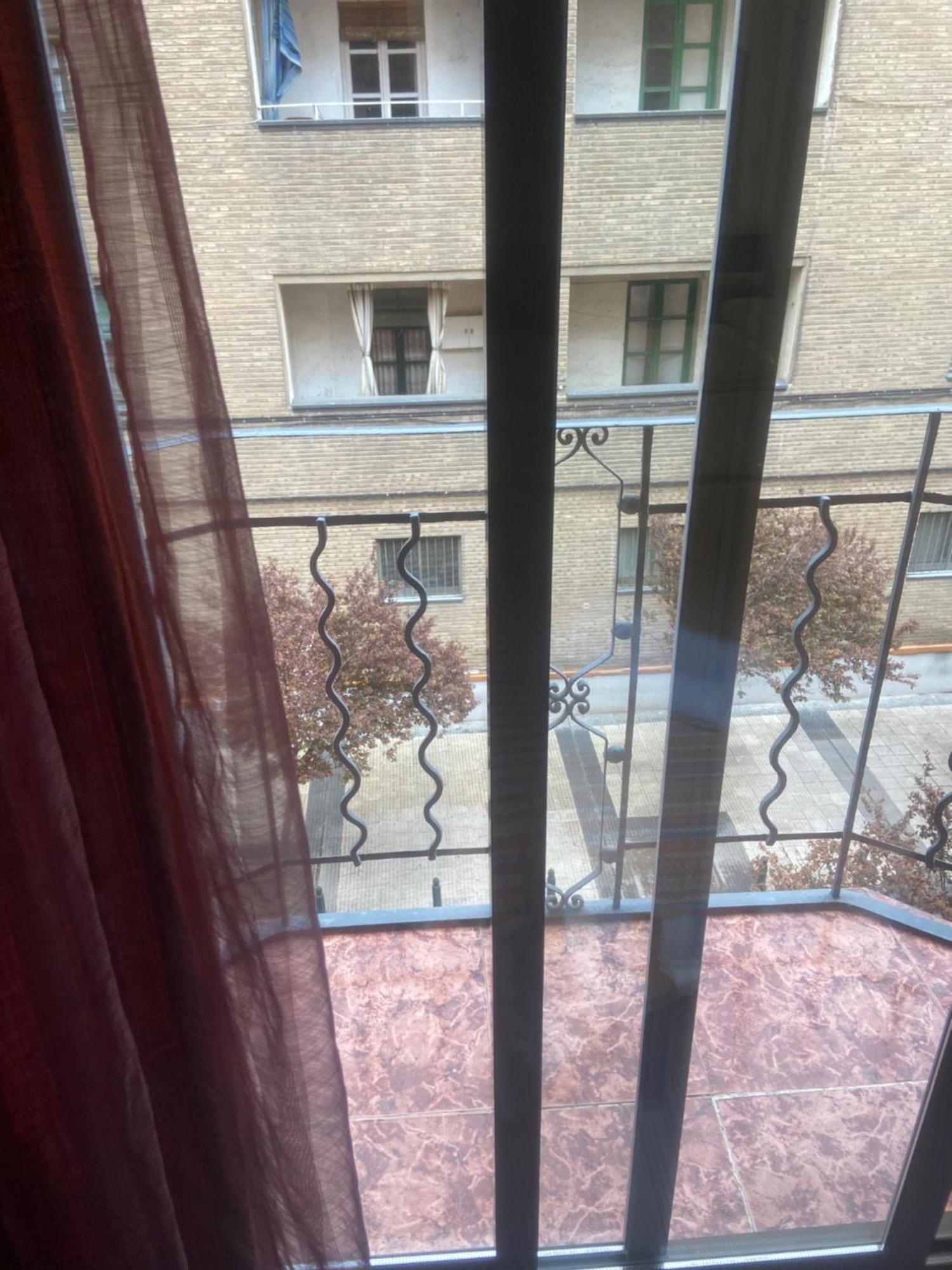 Habitaciones Familiares Con Bano Privado Lf - Sin Ascensor Zaragoza Exteriör bild
